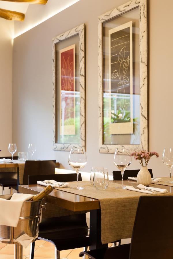 Hostal Restaurant Roma Cubells Экстерьер фото
