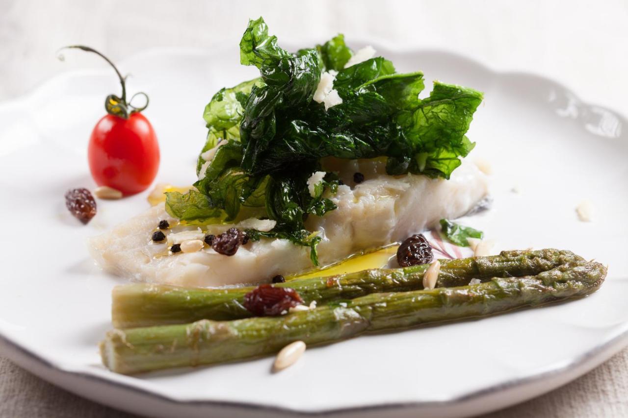 Hostal Restaurant Roma Cubells Экстерьер фото
